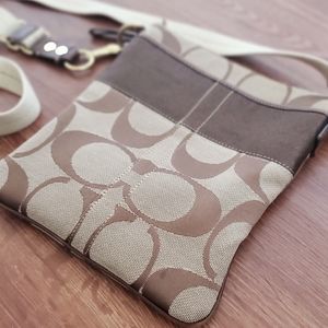 Coach swingpack crossbody